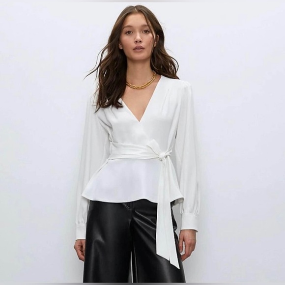 NWT Babaton Bello Blouse Sz XS Maroon Vneck - Picture 3 of 4